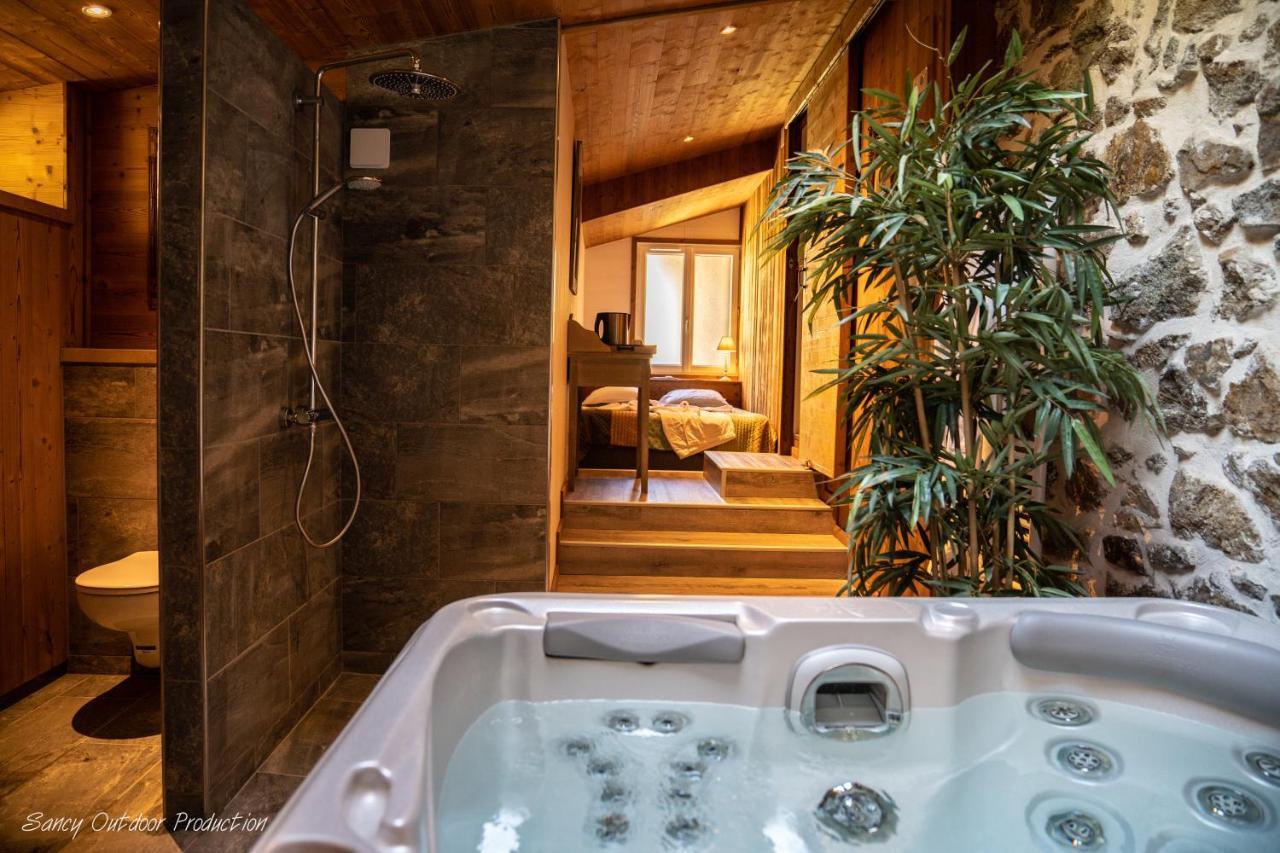 Le Rivalet Hotel Montaigut-le-Blanc  ภายนอก รูปภาพ
