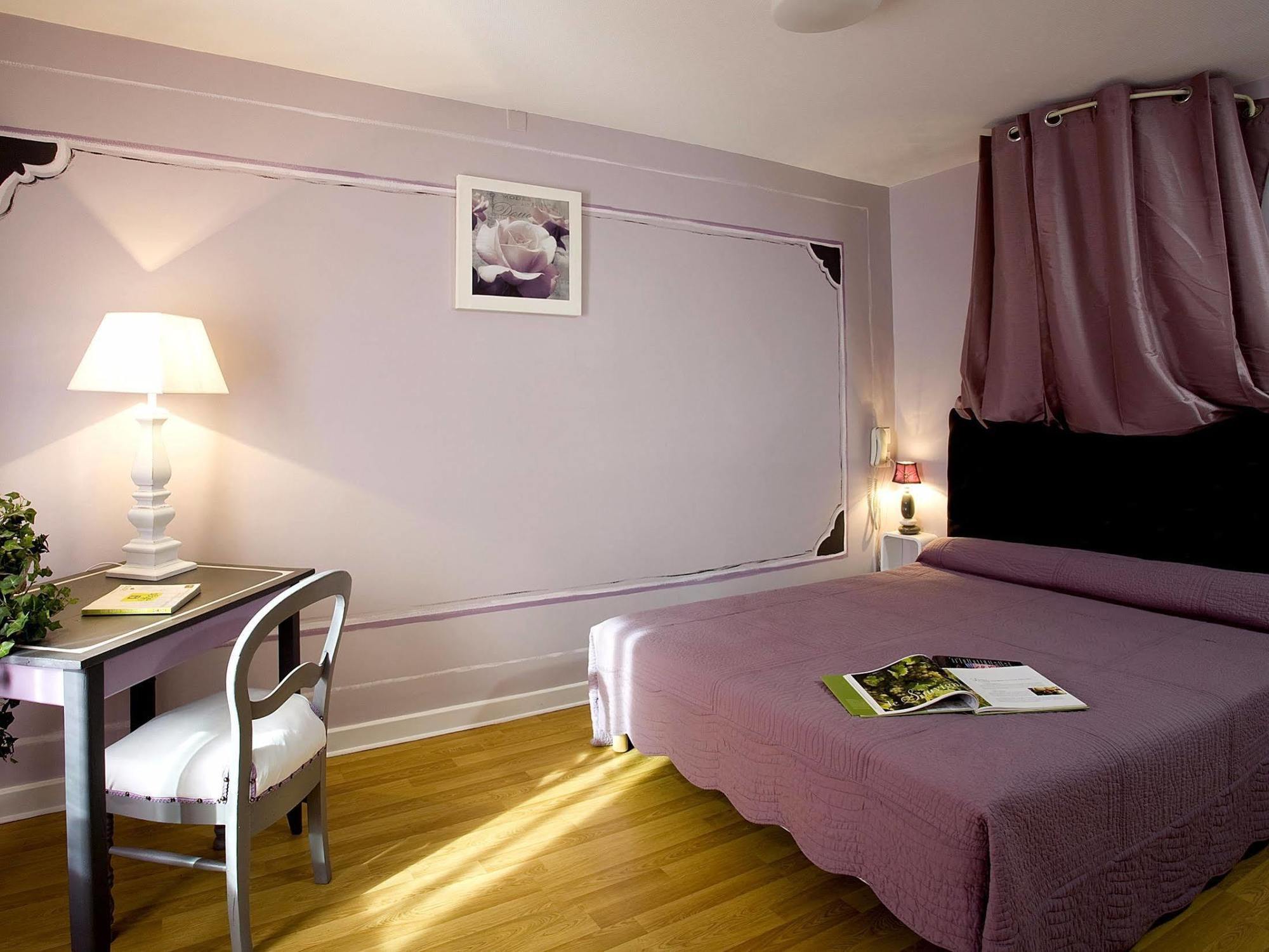 Le Rivalet Hotel Montaigut-le-Blanc  ภายนอก รูปภาพ